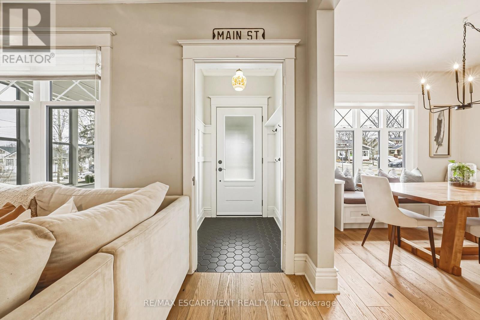 6 Nelles Boulevard, Grimsby, Ontario  L3M 3R1 - Photo 5 - X12895432