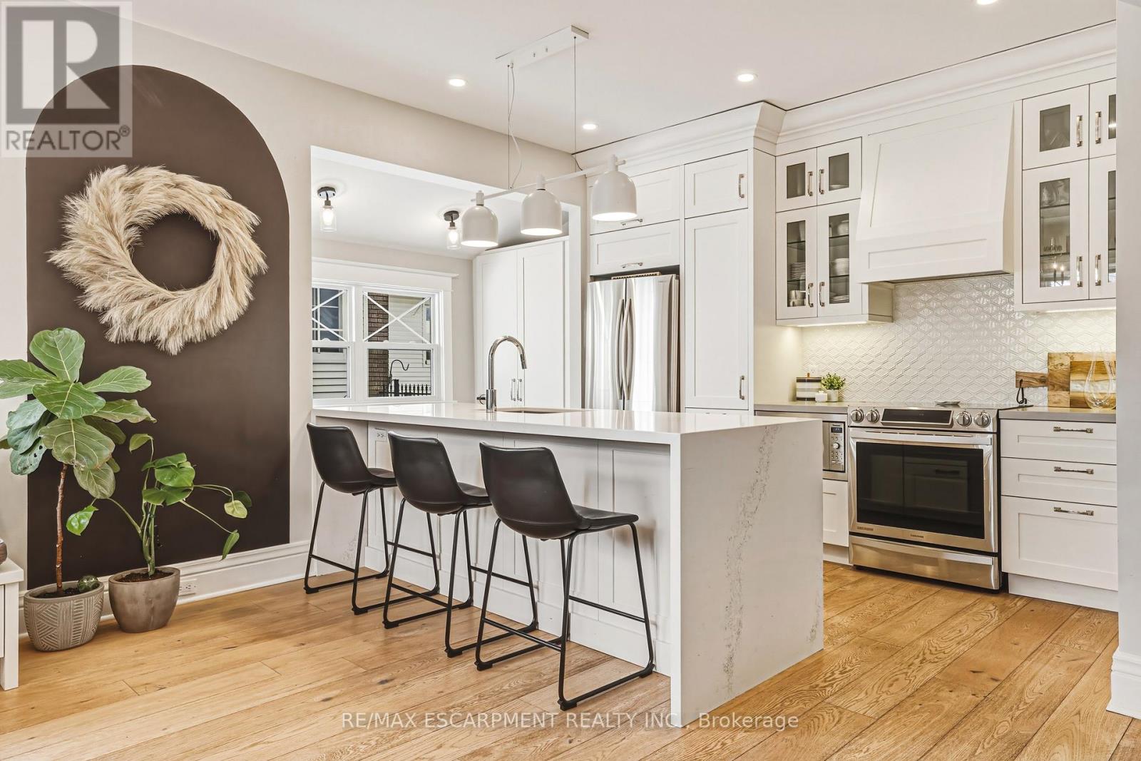 6 Nelles Boulevard, Grimsby, Ontario  L3M 3R1 - Photo 8 - X12895432