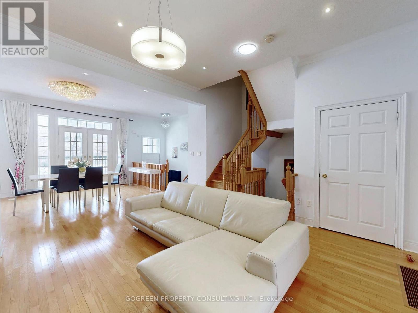 20 Bonnycastle Road, Markham, Ontario  L6G 0C2 - Photo 6 - N12870484