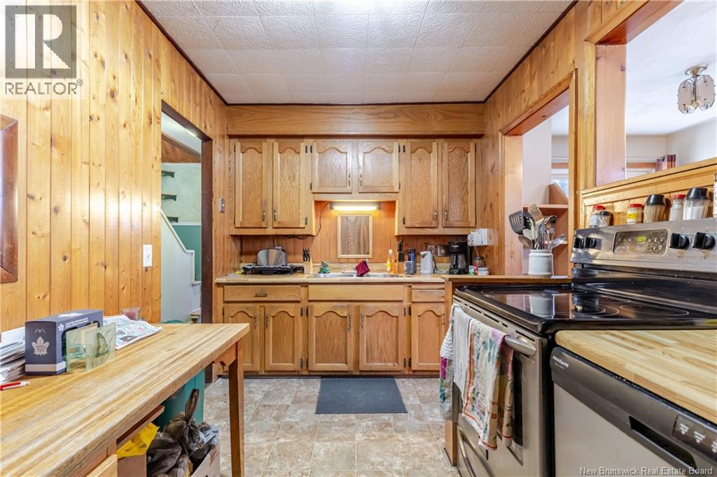 734 Athlone Street, Fredericton, New Brunswick  E3A 3A9 - Photo 3 - NB135052