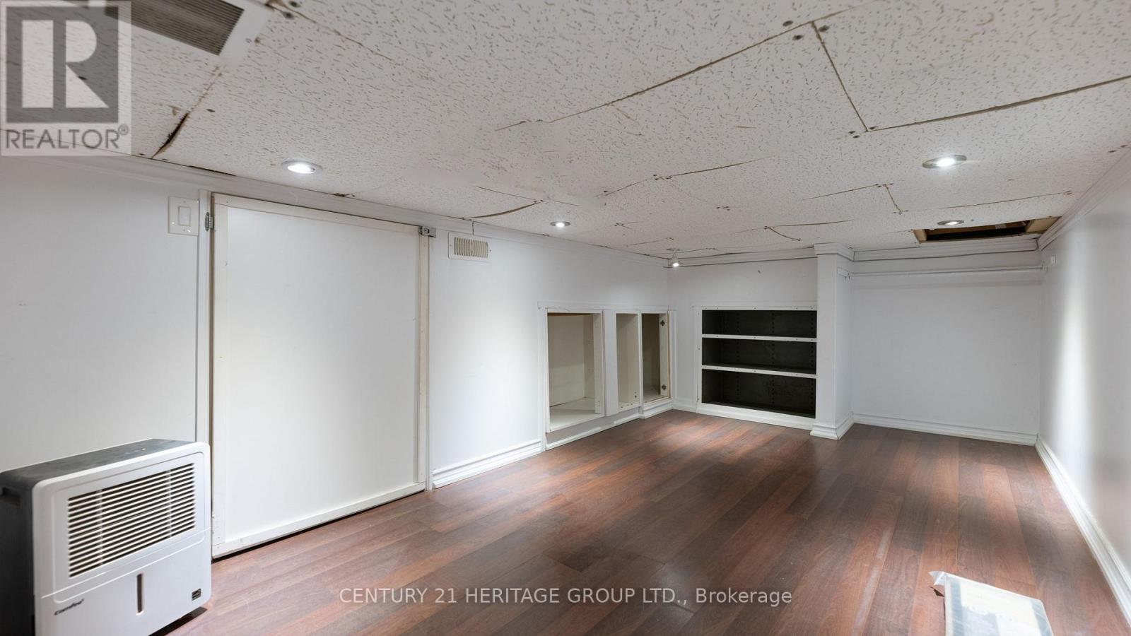 795 Greenfield Crescent, Newmarket, Ontario  L3Y 3B2 - Photo 3 - N12888678