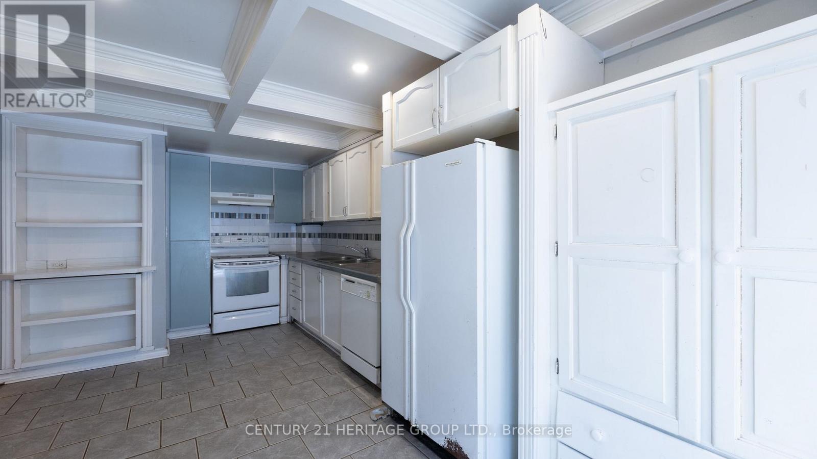 795 Greenfield Crescent, Newmarket, Ontario  L3Y 3B2 - Photo 6 - N12888678