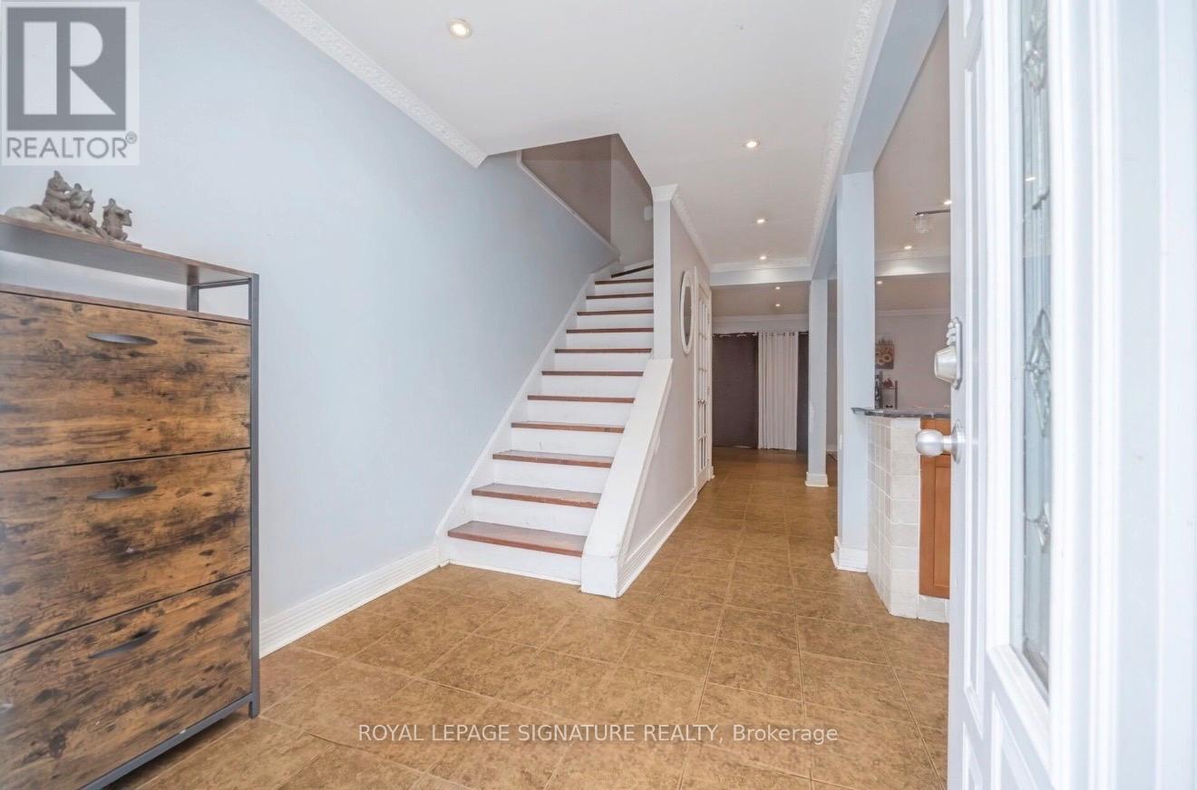 Room 1 - 19 Gatsby Square, Brampton (Northgate), Ontario  L6S 2H4 - Photo 7 - W12895036