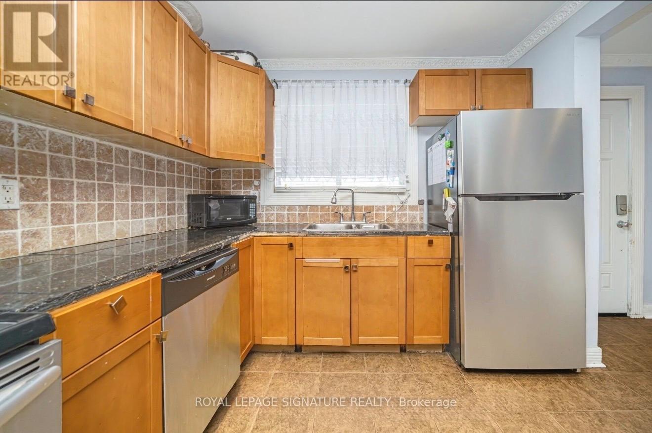 Room 1 - 19 Gatsby Square, Brampton (Northgate), Ontario  L6S 2H4 - Photo 6 - W12895036