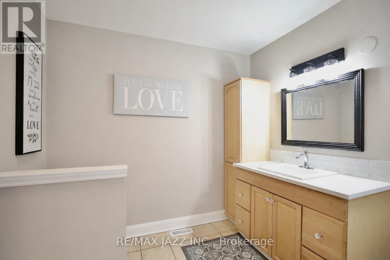 1086 Somerville Street, Oshawa (Centennial), Ontario  L1G 4K5 - Photo 8 - E12895612