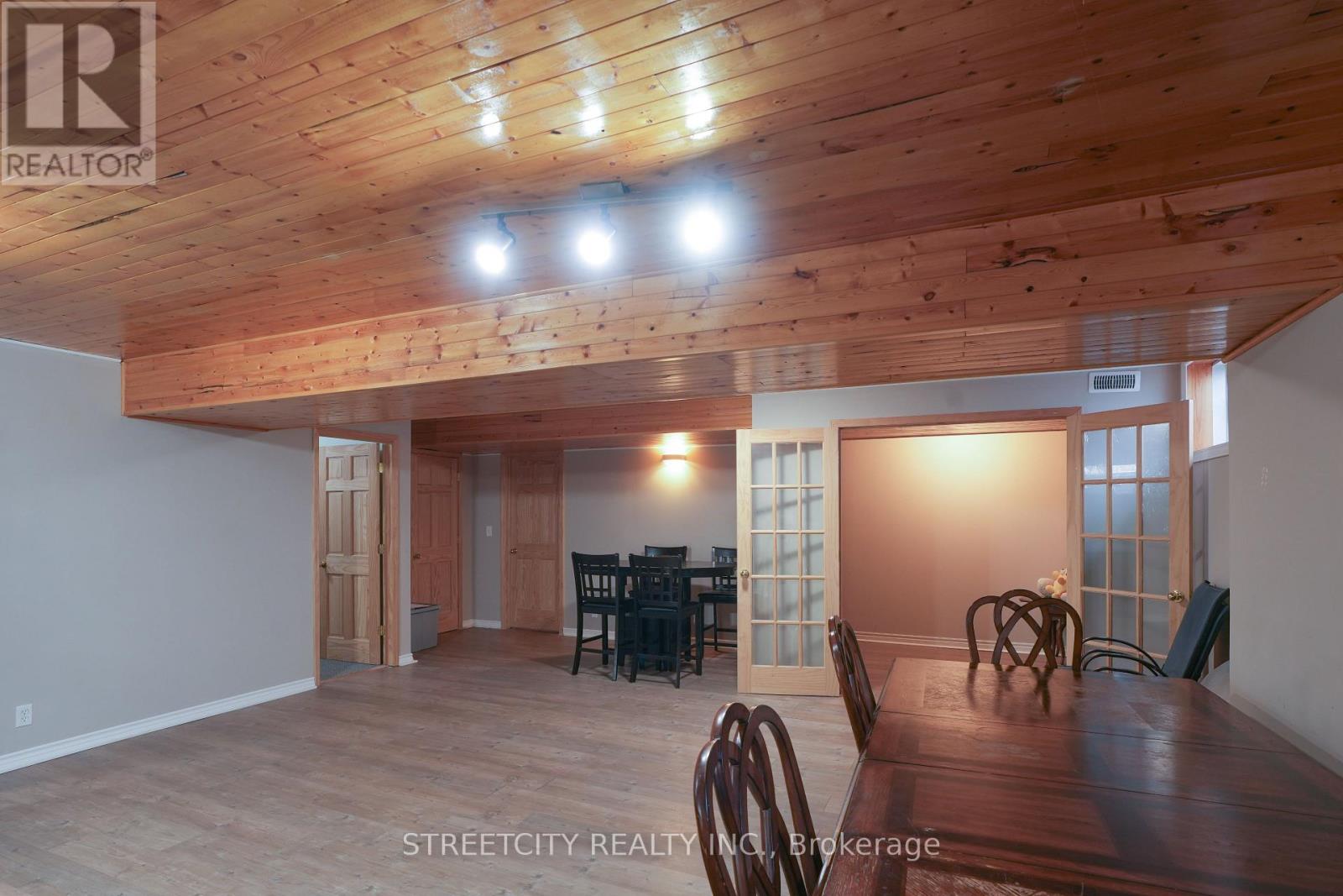 35 Juniper Crescent, Strathroy-Caradoc, Ontario  N7G 4G4 - Photo 16 - X12895446