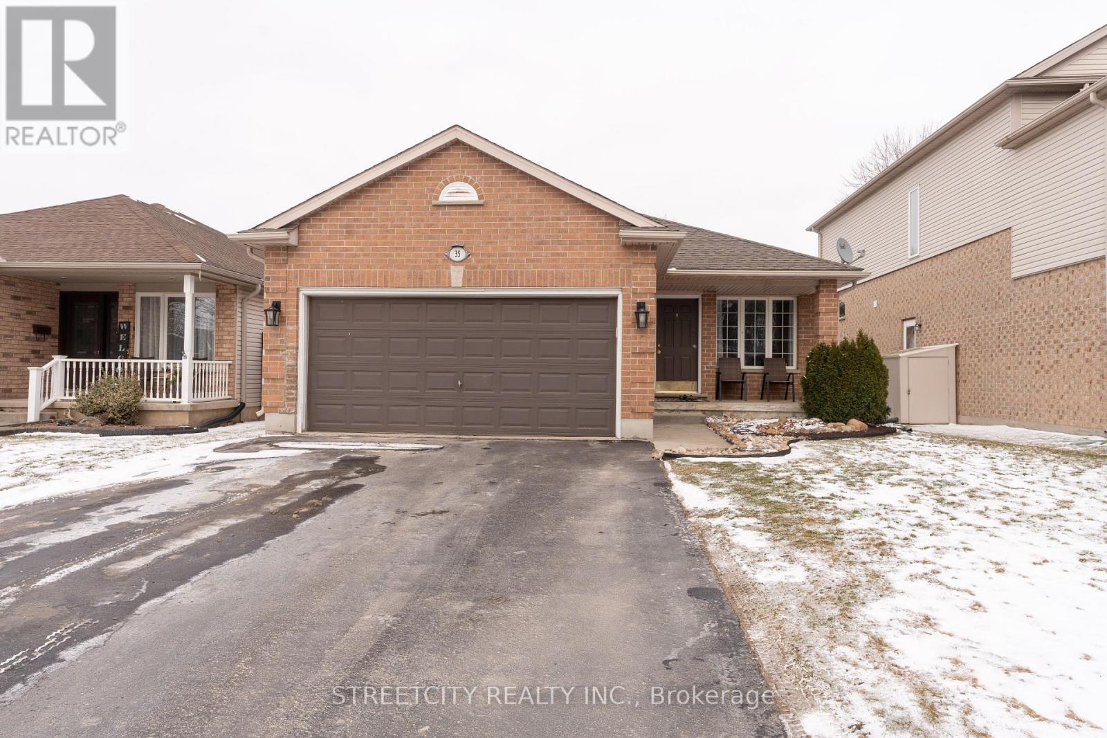 35 Juniper Crescent, Strathroy-Caradoc, Ontario  N7G 4G4 - Photo 2 - X12895446