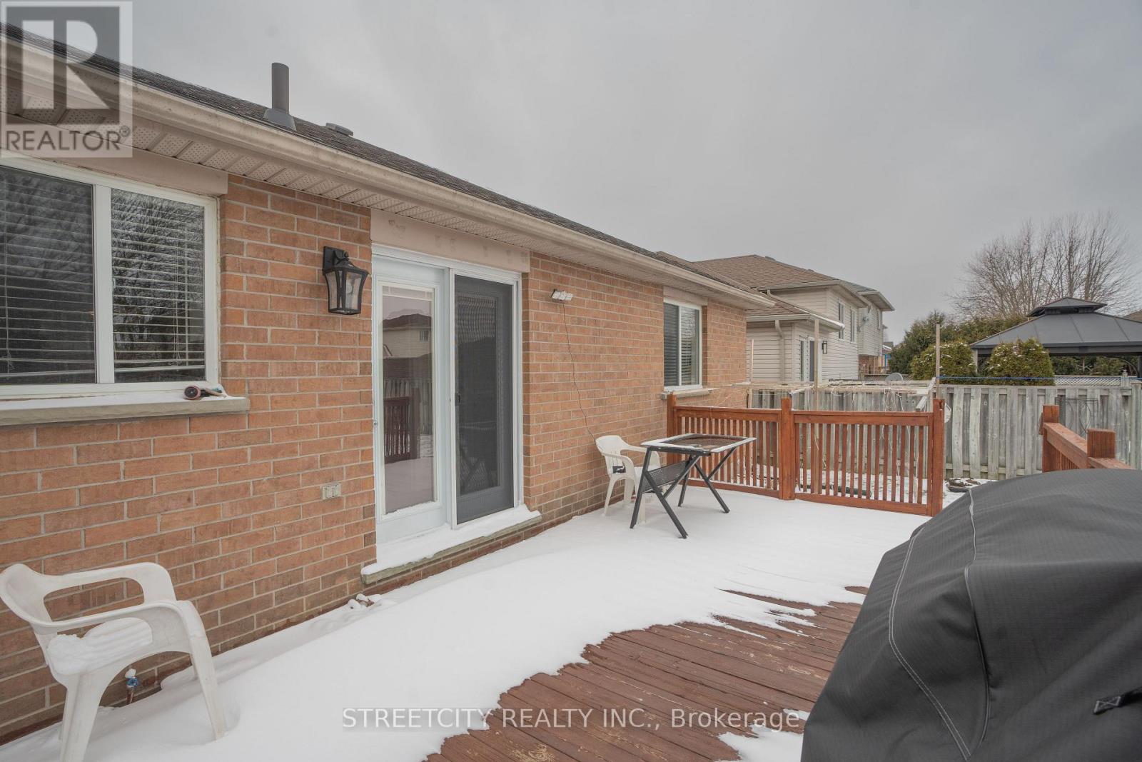35 Juniper Crescent, Strathroy-Caradoc, Ontario  N7G 4G4 - Photo 22 - X12895446