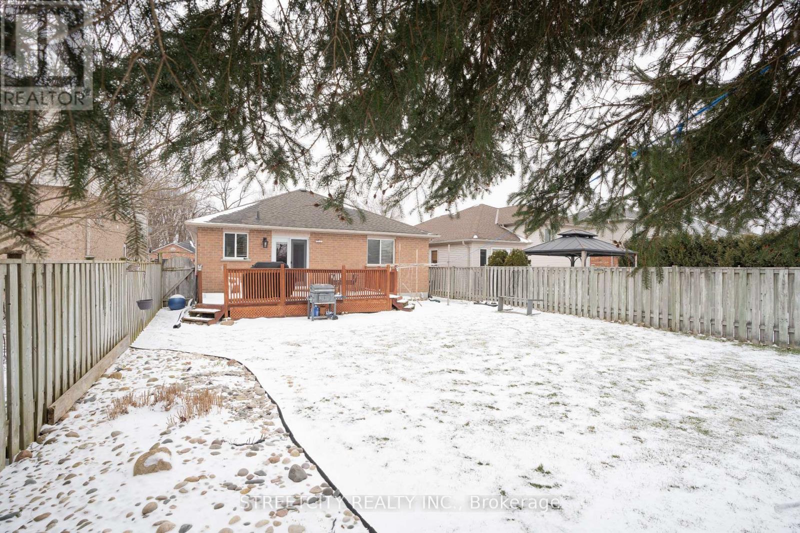 35 Juniper Crescent, Strathroy-Caradoc, Ontario  N7G 4G4 - Photo 25 - X12895446