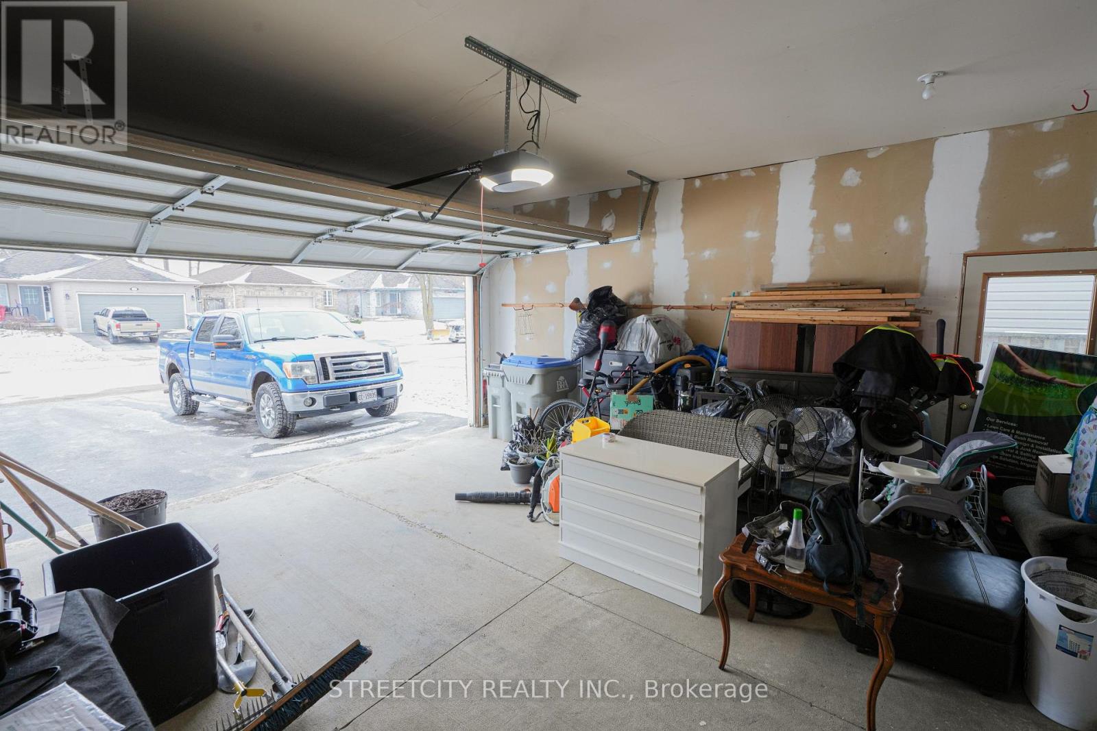 35 Juniper Crescent, Strathroy-Caradoc, Ontario  N7G 4G4 - Photo 26 - X12895446