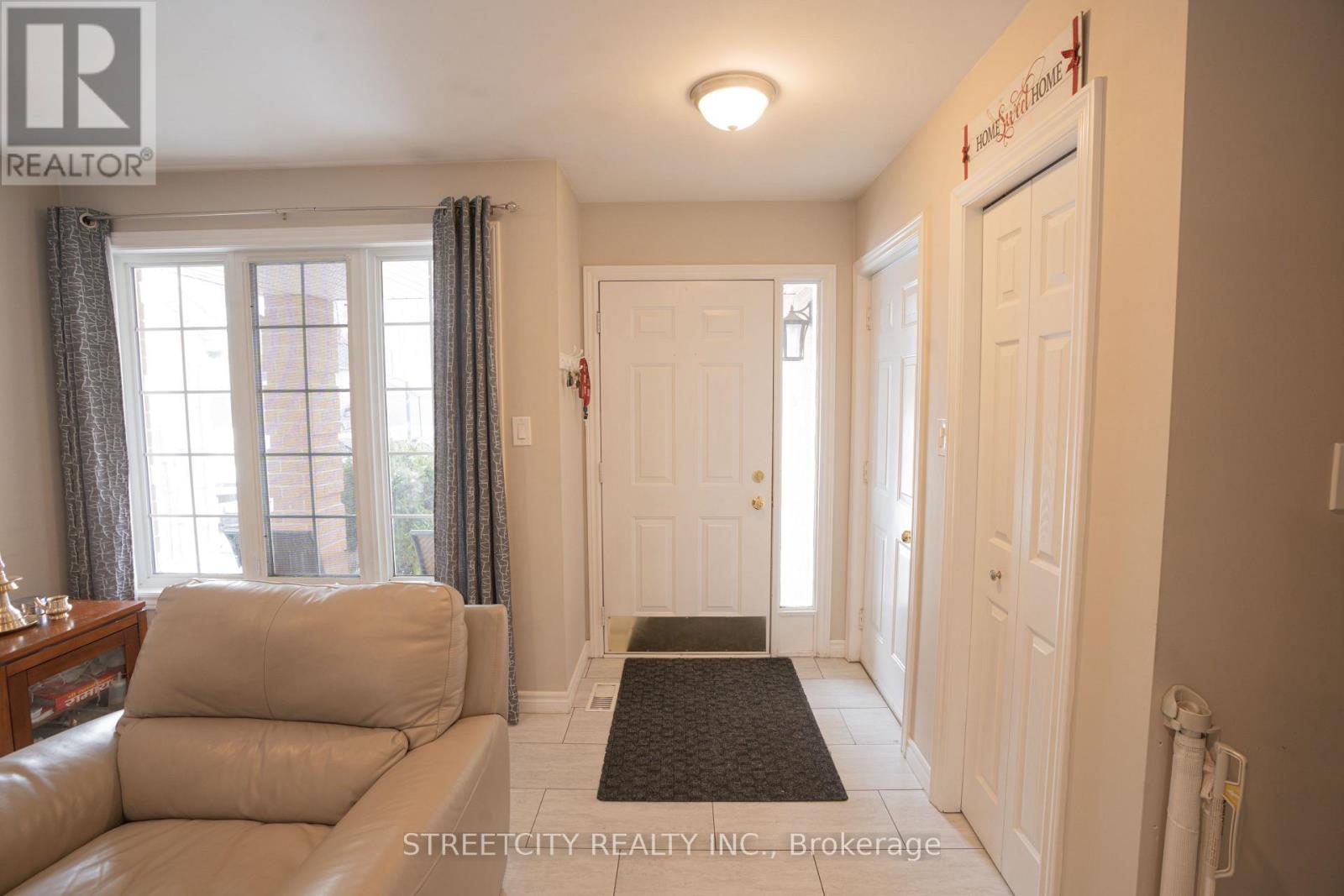 35 Juniper Crescent, Strathroy-Caradoc, Ontario  N7G 4G4 - Photo 6 - X12895446