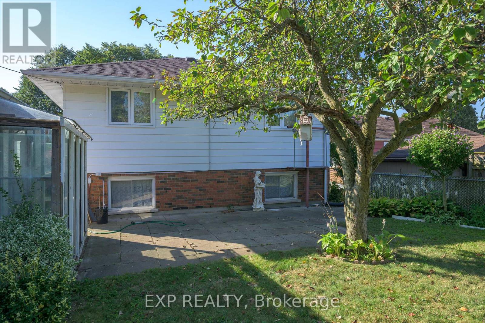 289 Fairhaven Circle, London East, Ontario  N5W 1E4 - Photo 32 - X12895544