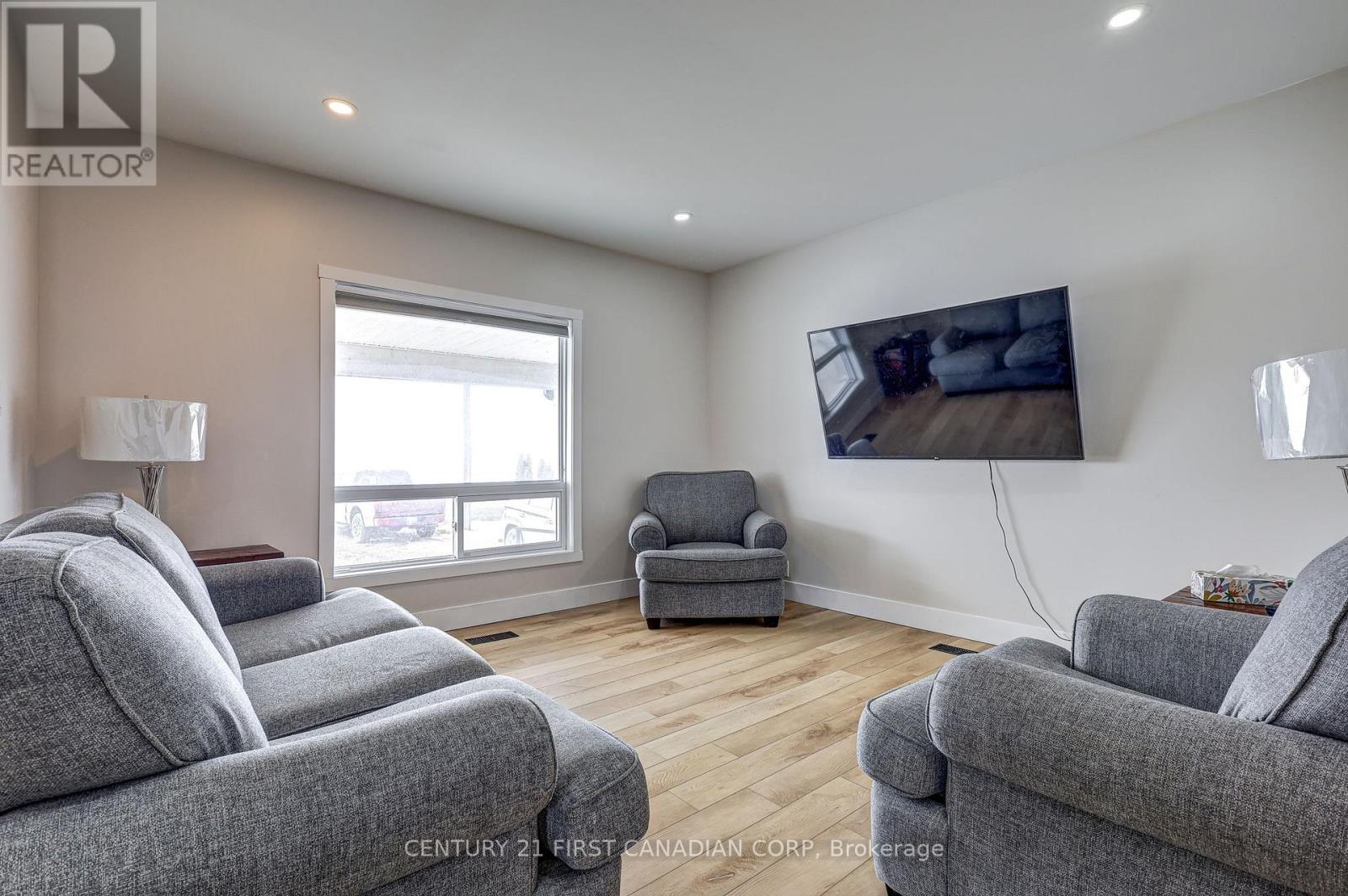 20351 Duart Road, Chatham-Kent, Ontario  N0L 1X0 - Photo 17 - X12895618