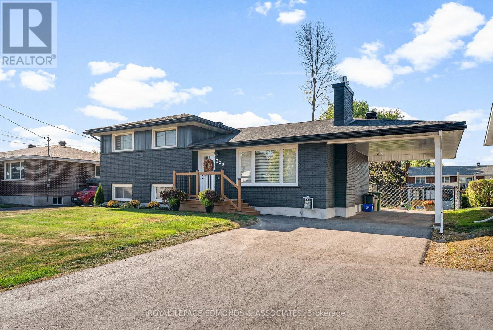 320 Patricia Avenue, Pembroke, Ontario  K8A 2C2 - Photo 3 - X12895444