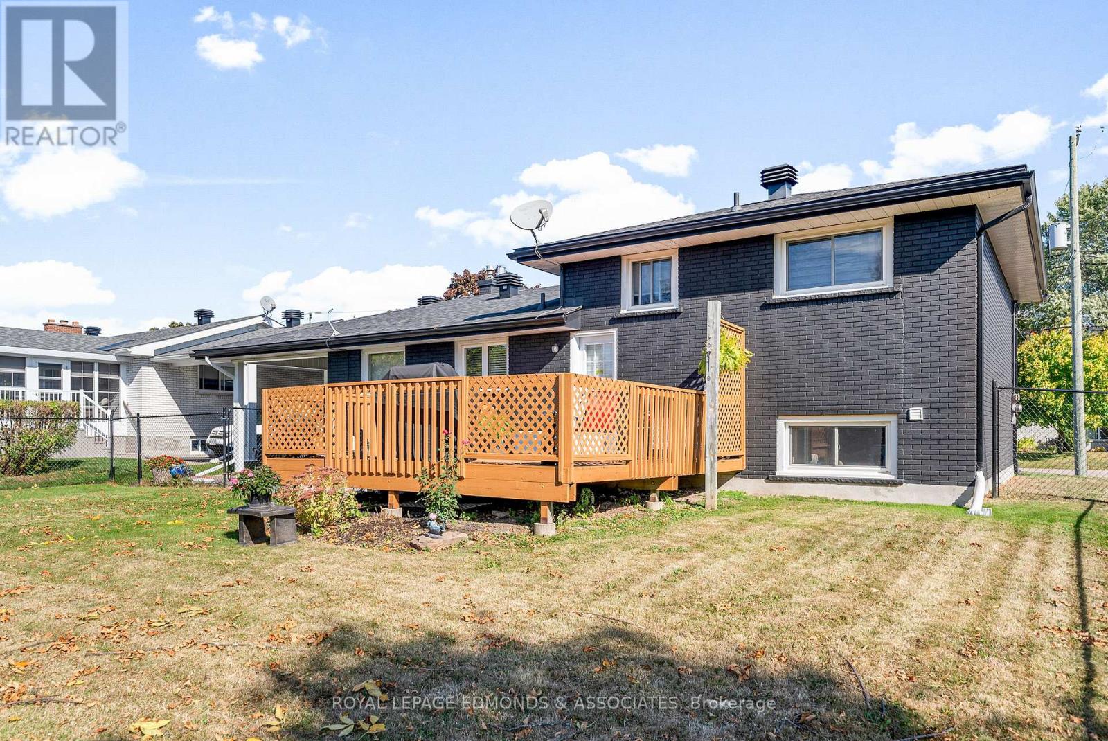 320 Patricia Avenue, Pembroke, Ontario  K8A 2C2 - Photo 38 - X12895444