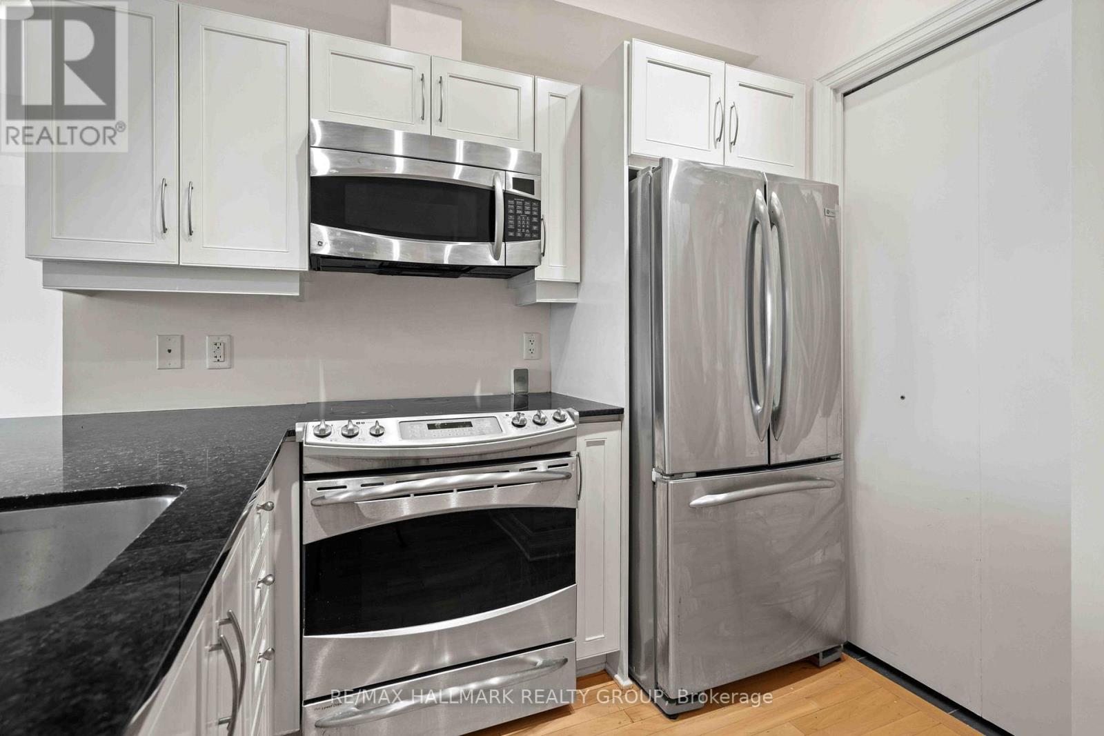 302 - 75 Cleary Avenue, Ottawa, Ontario  K2A 1R8 - Photo 7 - X12895442