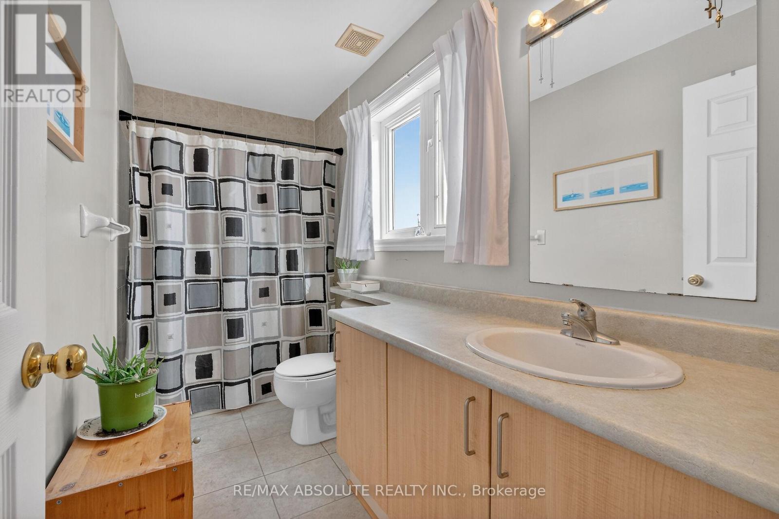 117 Tall Pines Private, Ottawa, Ontario  K2H 1H1 - Photo 30 - X12895454