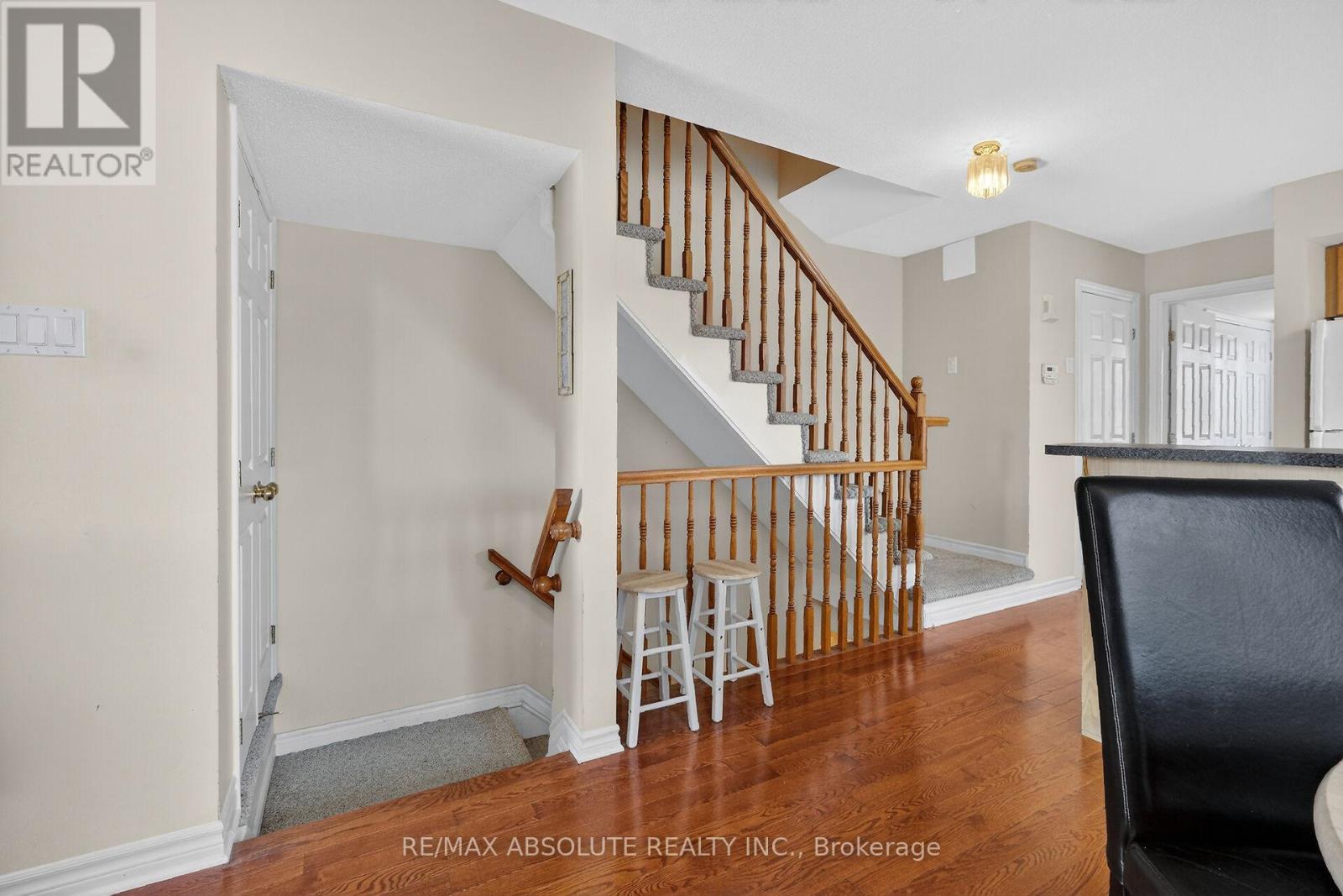 117 Tall Pines Private, Ottawa, Ontario  K2H 1H1 - Photo 5 - X12895454