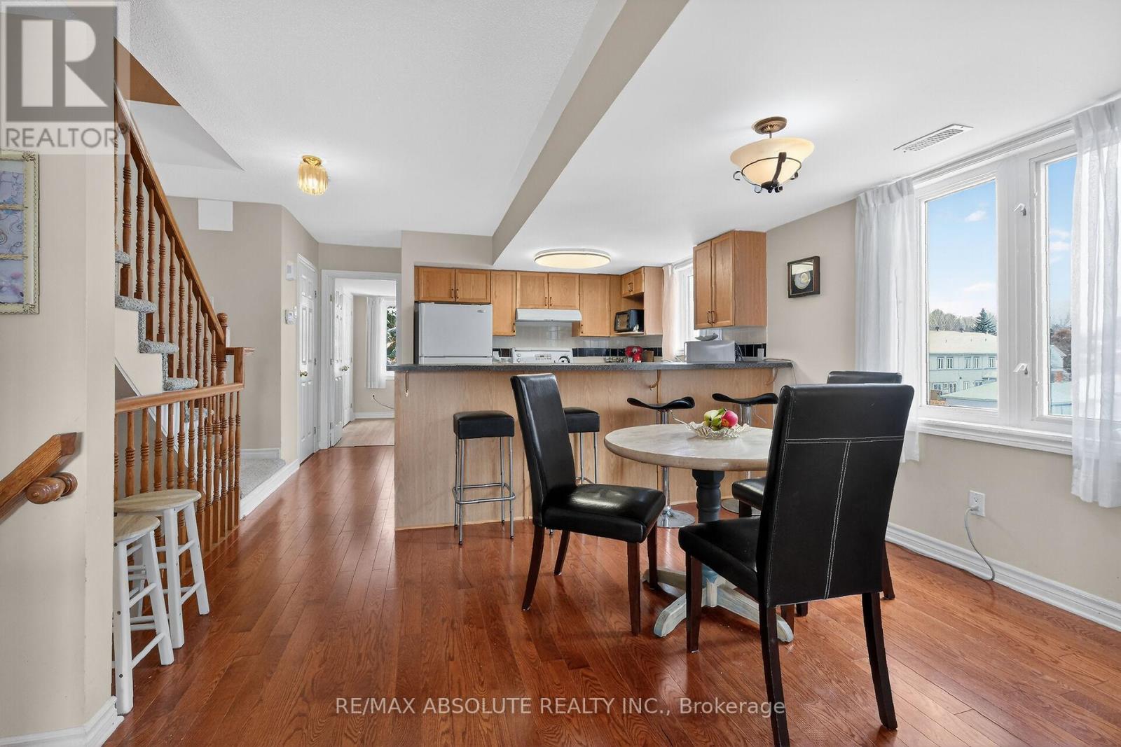 117 Tall Pines Private, Ottawa, Ontario  K2H 1H1 - Photo 6 - X12895454