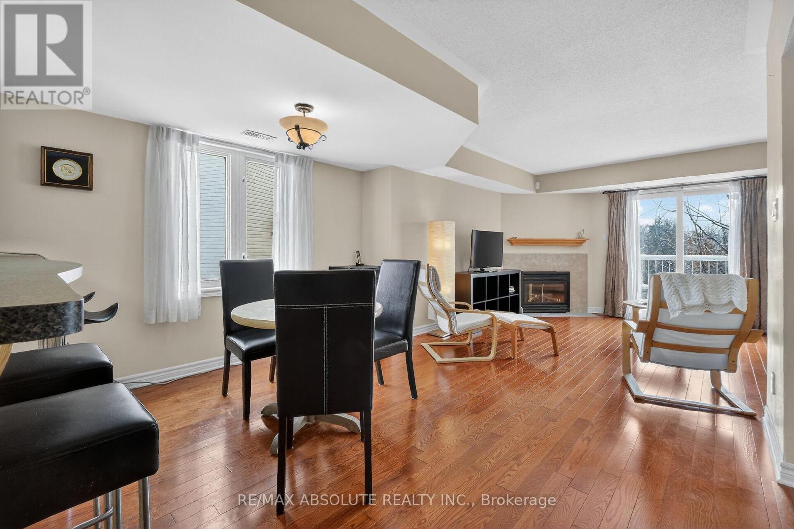 117 Tall Pines Private, Ottawa, Ontario  K2H 1H1 - Photo 7 - X12895454