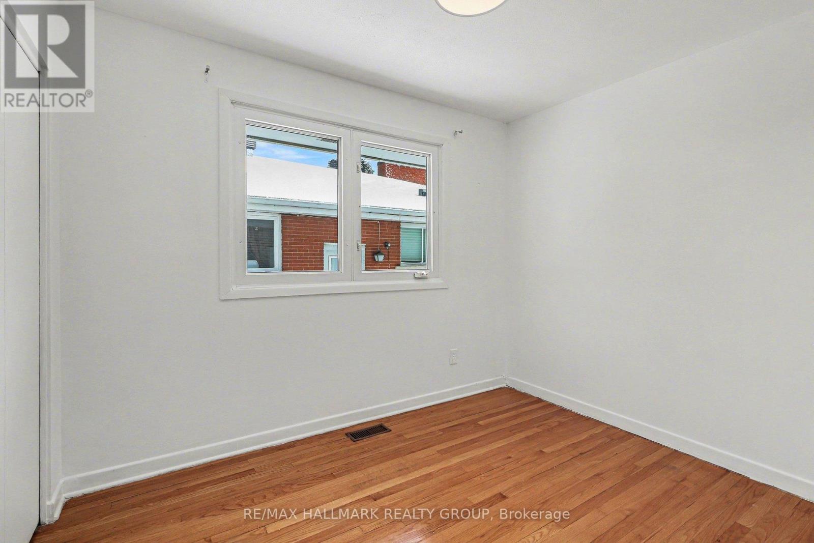 1753 Heron Road, Ottawa, Ontario  K1V 6A2 - Photo 13 - X12895542