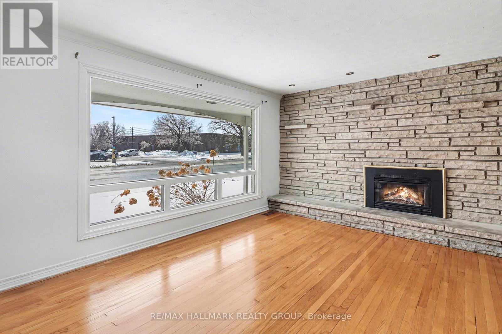 1753 Heron Road, Ottawa, Ontario  K1V 6A2 - Photo 4 - X12895542