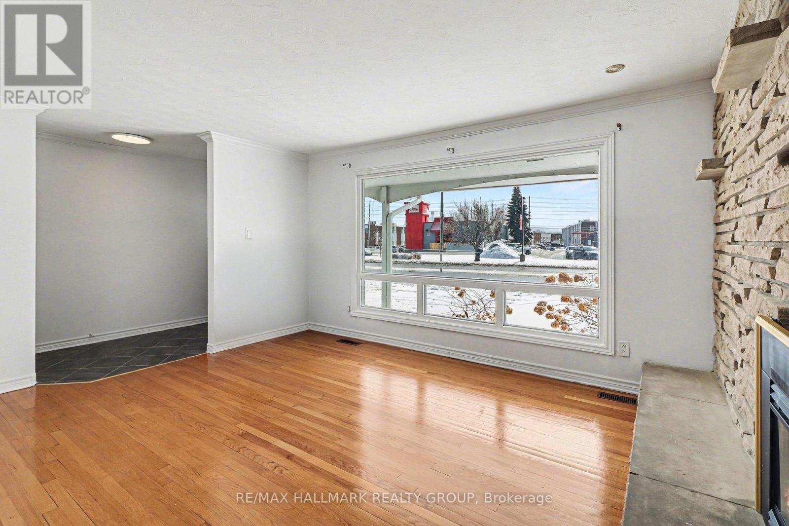 1753 Heron Road, Ottawa, Ontario  K1V 6A2 - Photo 6 - X12895542