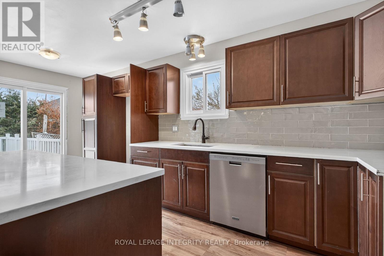 3064 Rue Principale Street, Alfred And Plantagenet, Ontario  K0A 3K0 - Photo 8 - X12895546