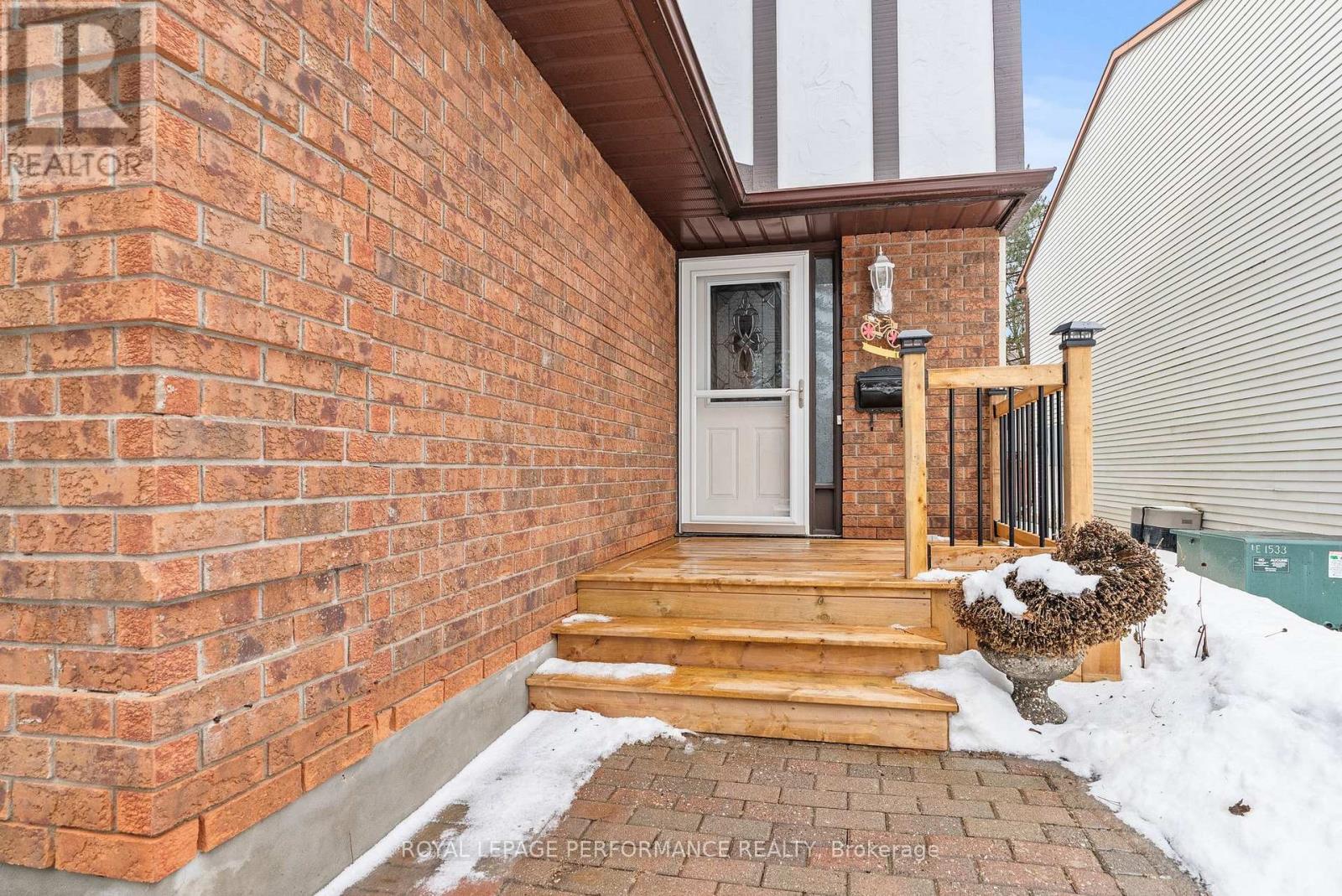 1126 Millwood Court, Ottawa, Ontario  K1C 3G1 - Photo 3 - X12895548