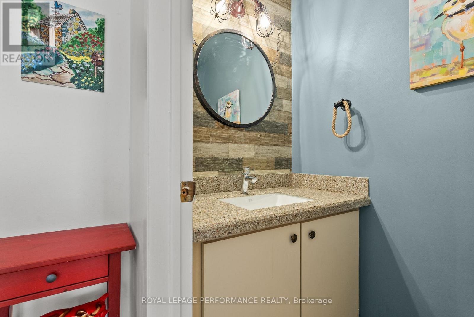 1126 Millwood Court, Ottawa, Ontario  K1C 3G1 - Photo 5 - X12895548