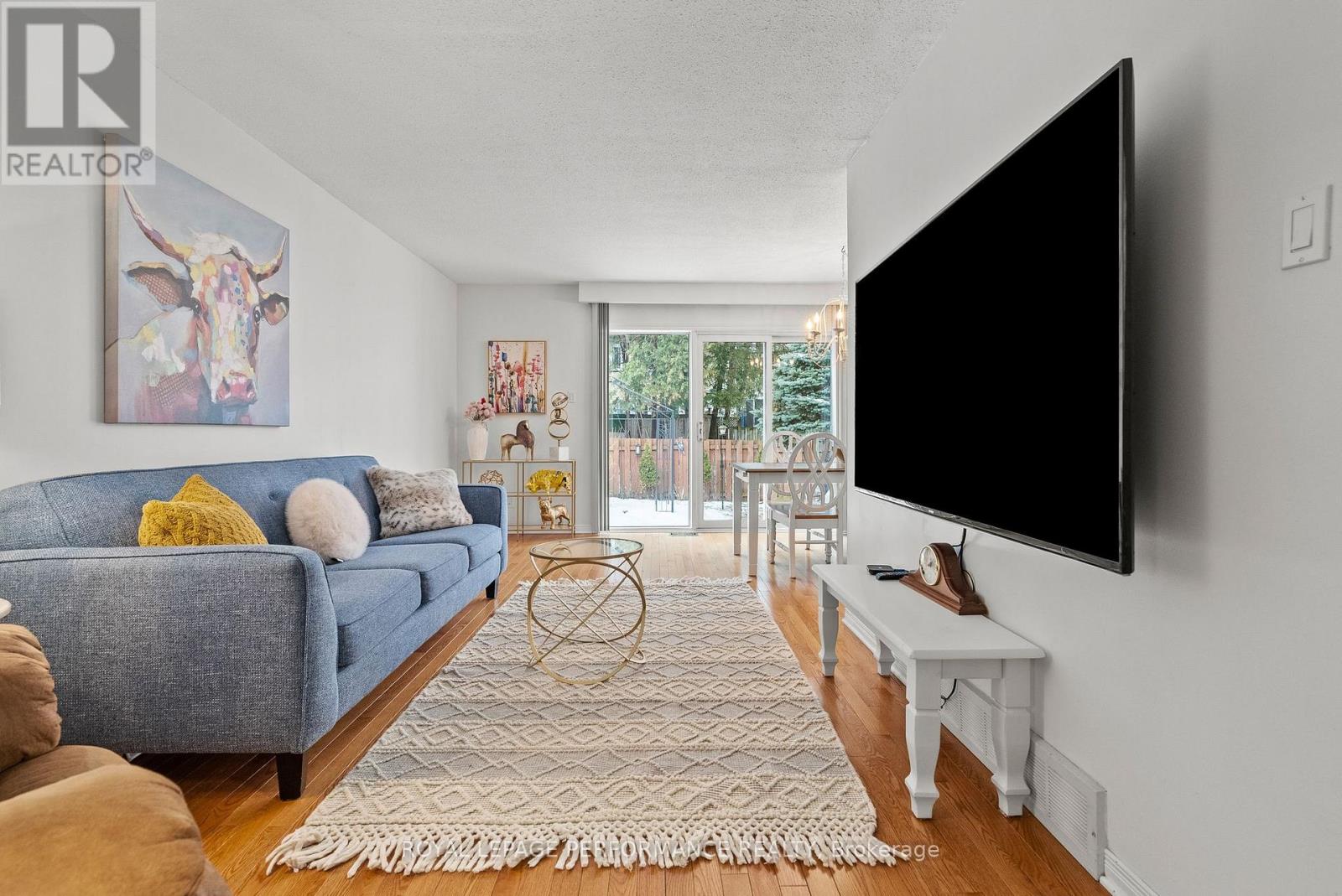 1126 Millwood Court, Ottawa, Ontario  K1C 3G1 - Photo 7 - X12895548