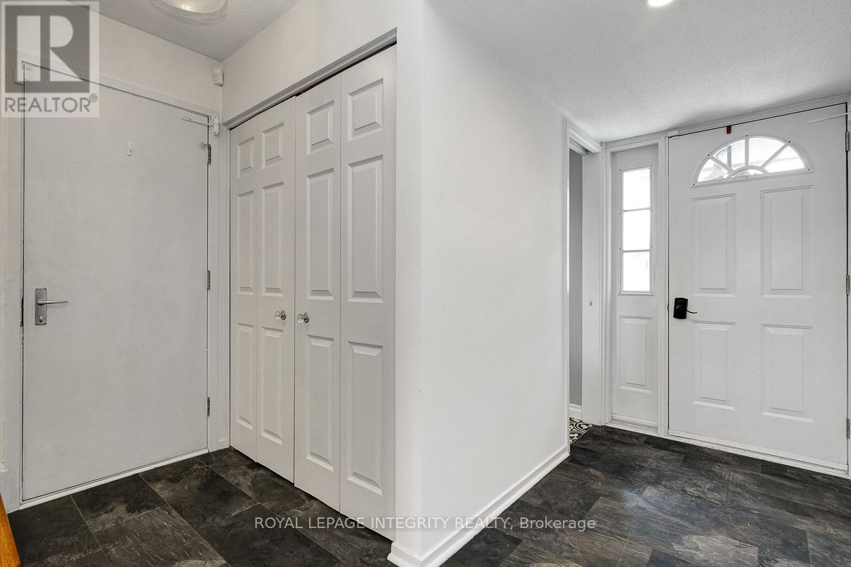 C - 3920 Old Richmond Road, Ottawa, Ontario  K2H 5C6 - Photo 3 - X12895568