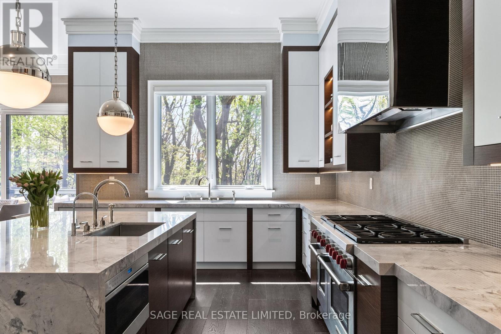 11 Ridgewood Road, Toronto, Ontario  M5P 1T4 - Photo 18 - C12895606