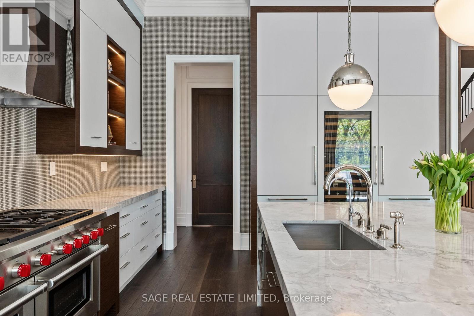 11 Ridgewood Road, Toronto, Ontario  M5P 1T4 - Photo 19 - C12895606