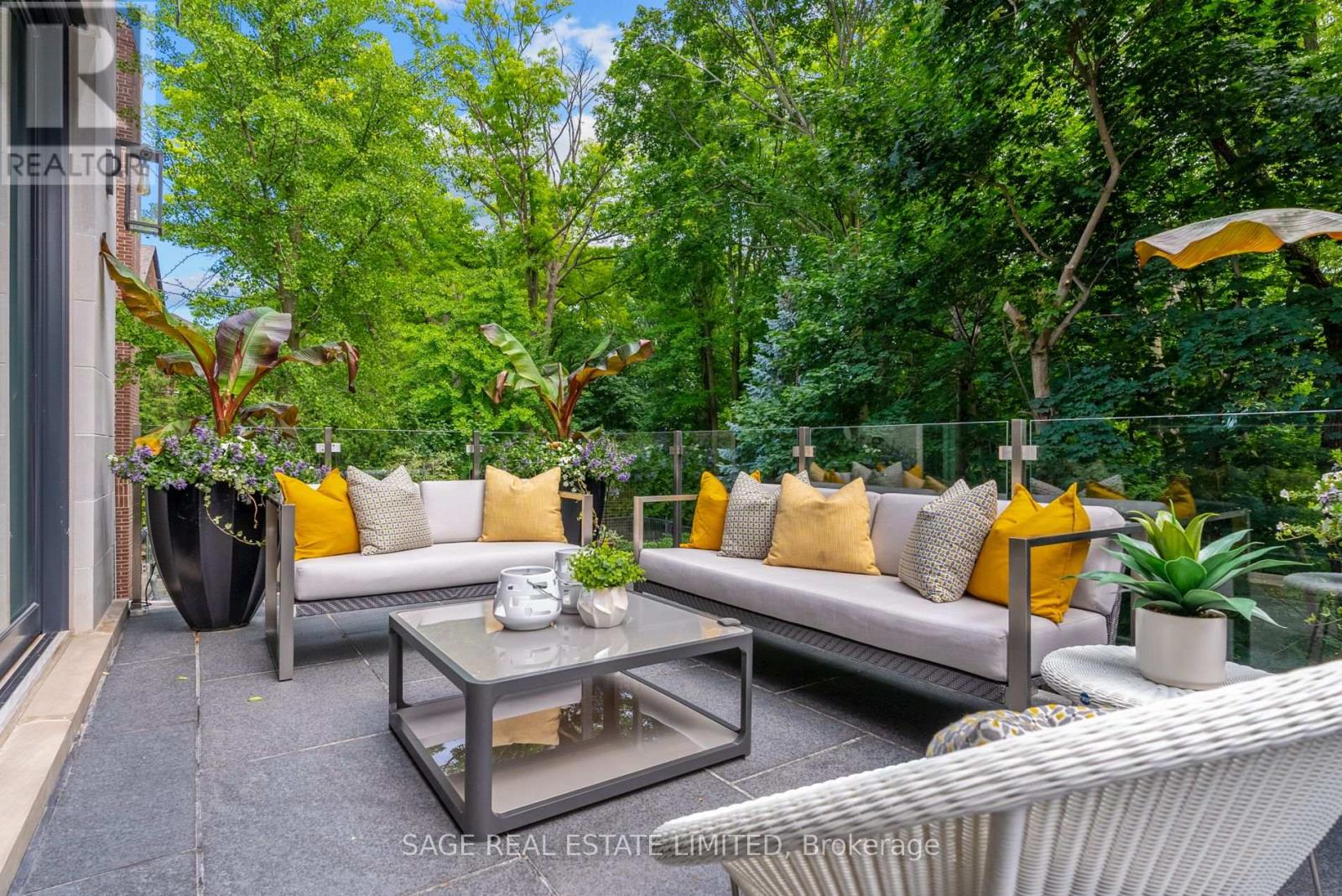 11 Ridgewood Road, Toronto, Ontario  M5P 1T4 - Photo 7 - C12895606