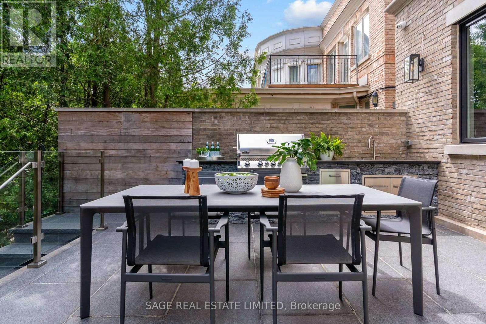 11 Ridgewood Road, Toronto, Ontario  M5P 1T4 - Photo 8 - C12895606