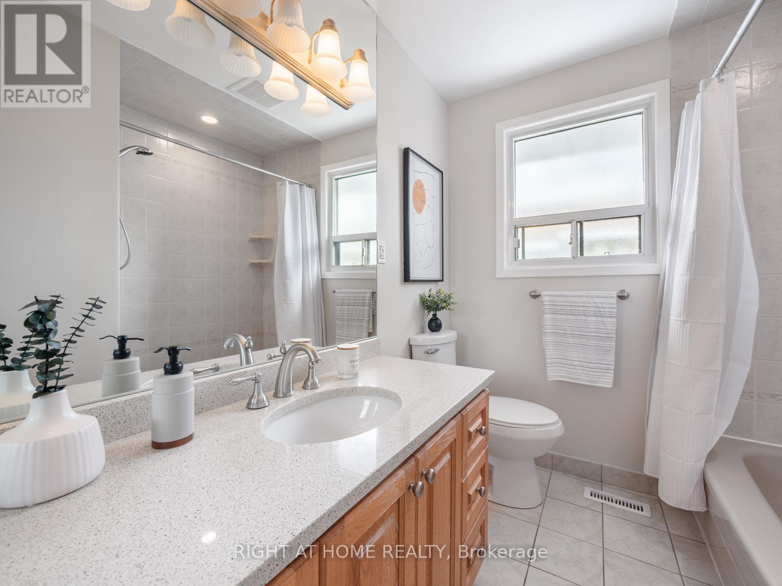 971 Essa Crescent, Pickering, Ontario  L1W 2J2 - Photo 17 - E12895486