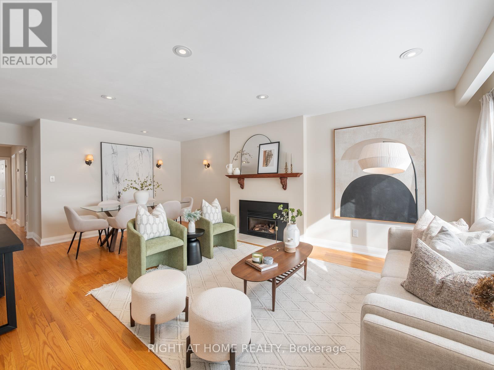 971 Essa Crescent, Pickering, Ontario  L1W 2J2 - Photo 4 - E12895486