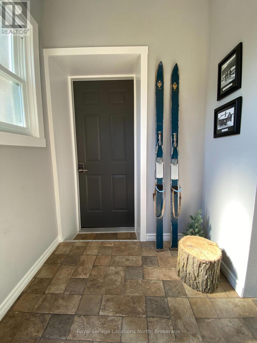 58 Indian Trail W, Collingwood, Ontario  L9Y 0X2 - Photo 4 - S12895468