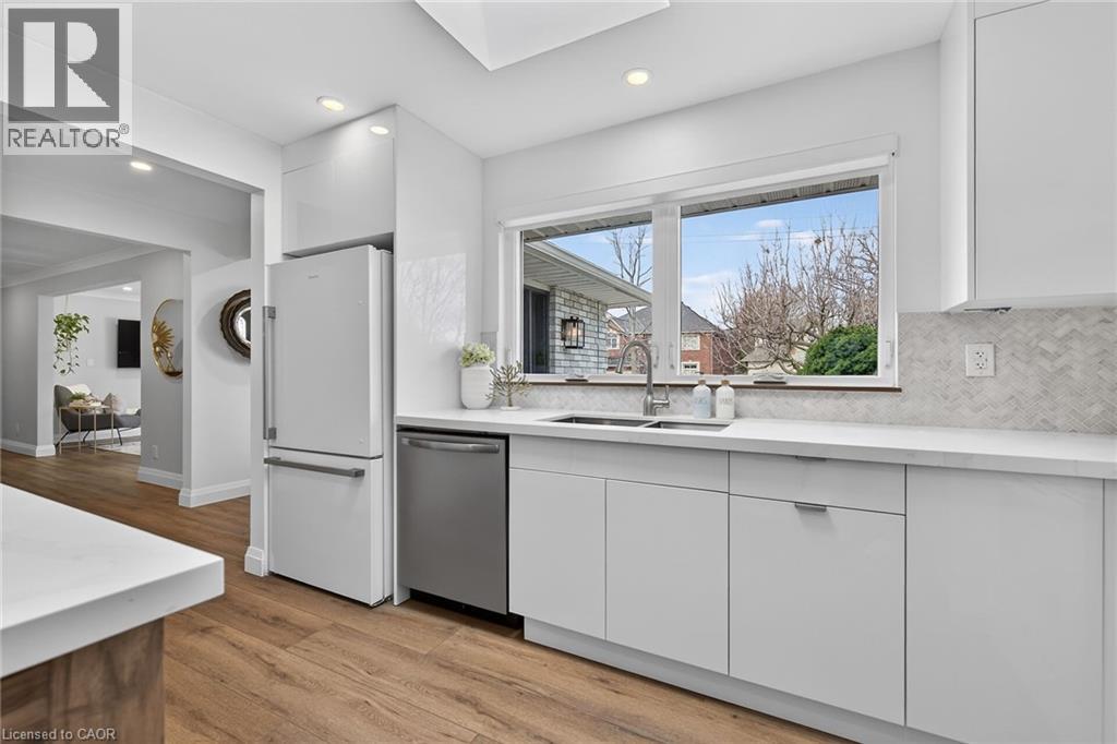 5418 Anthony Place, Burlington, Ontario  L7L 3G8 - Photo 7 - 40810436