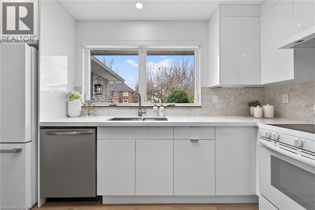 5418 Anthony Place, Burlington, Ontario  L7L 3G8 - Photo 8 - 40810436