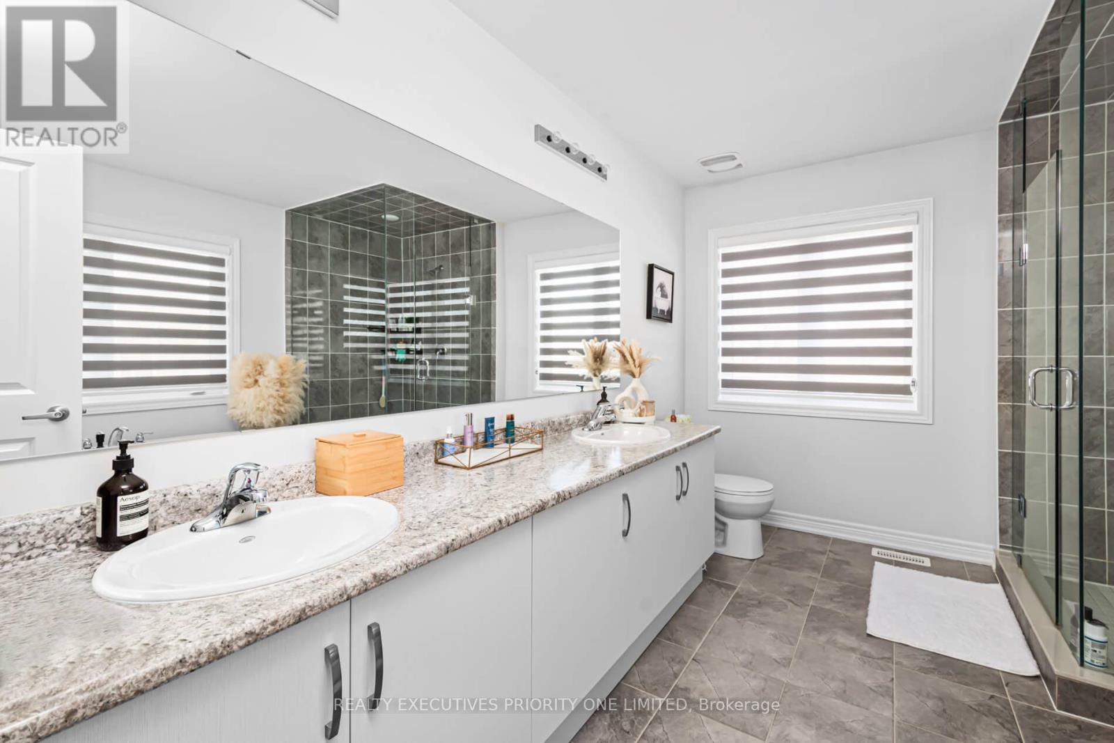 30 Sam Battaglia Crescent, Georgina, Ontario  L0E 1R0 - Photo 16 - N12895482