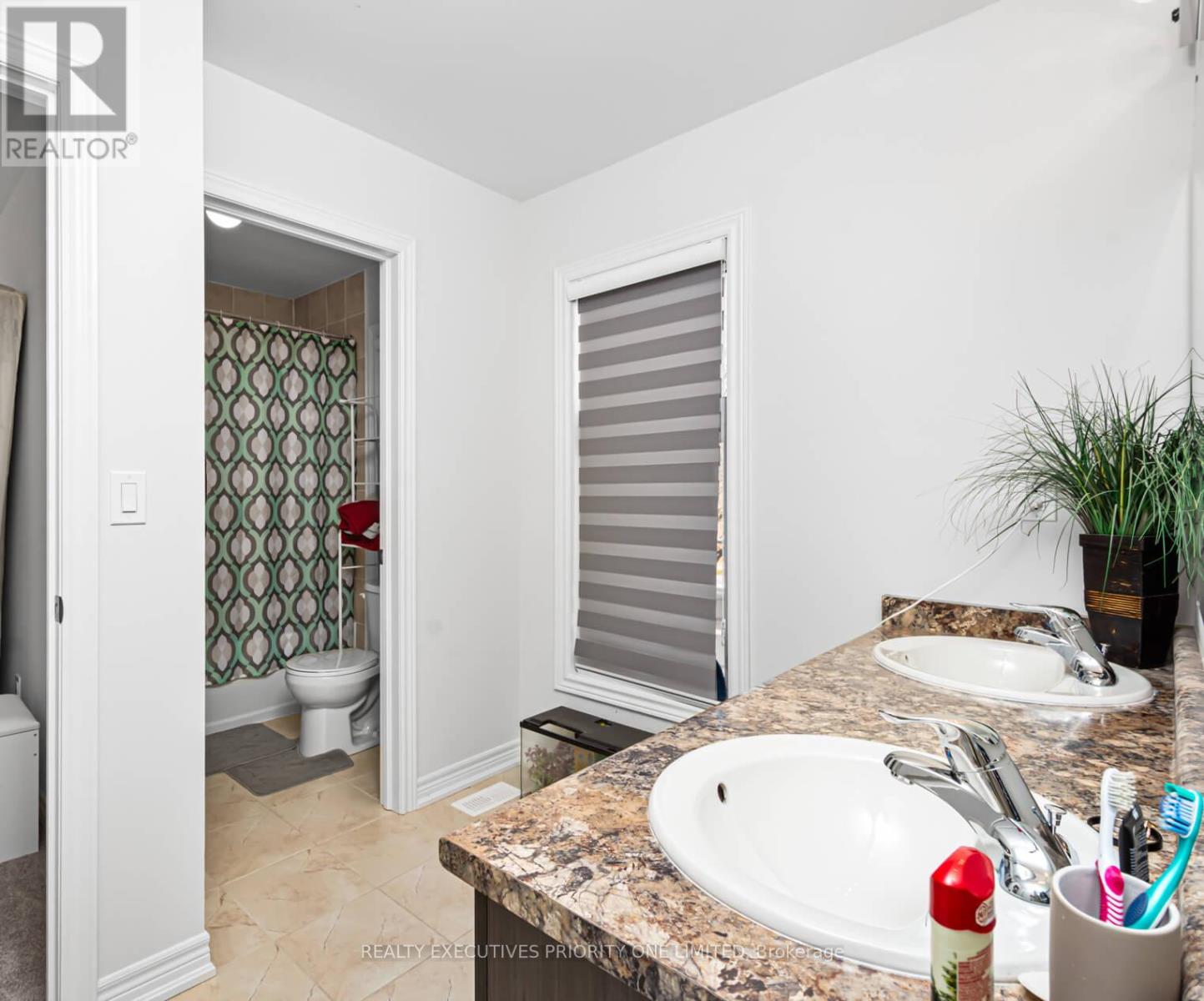 30 Sam Battaglia Crescent, Georgina, Ontario  L0E 1R0 - Photo 21 - N12895482