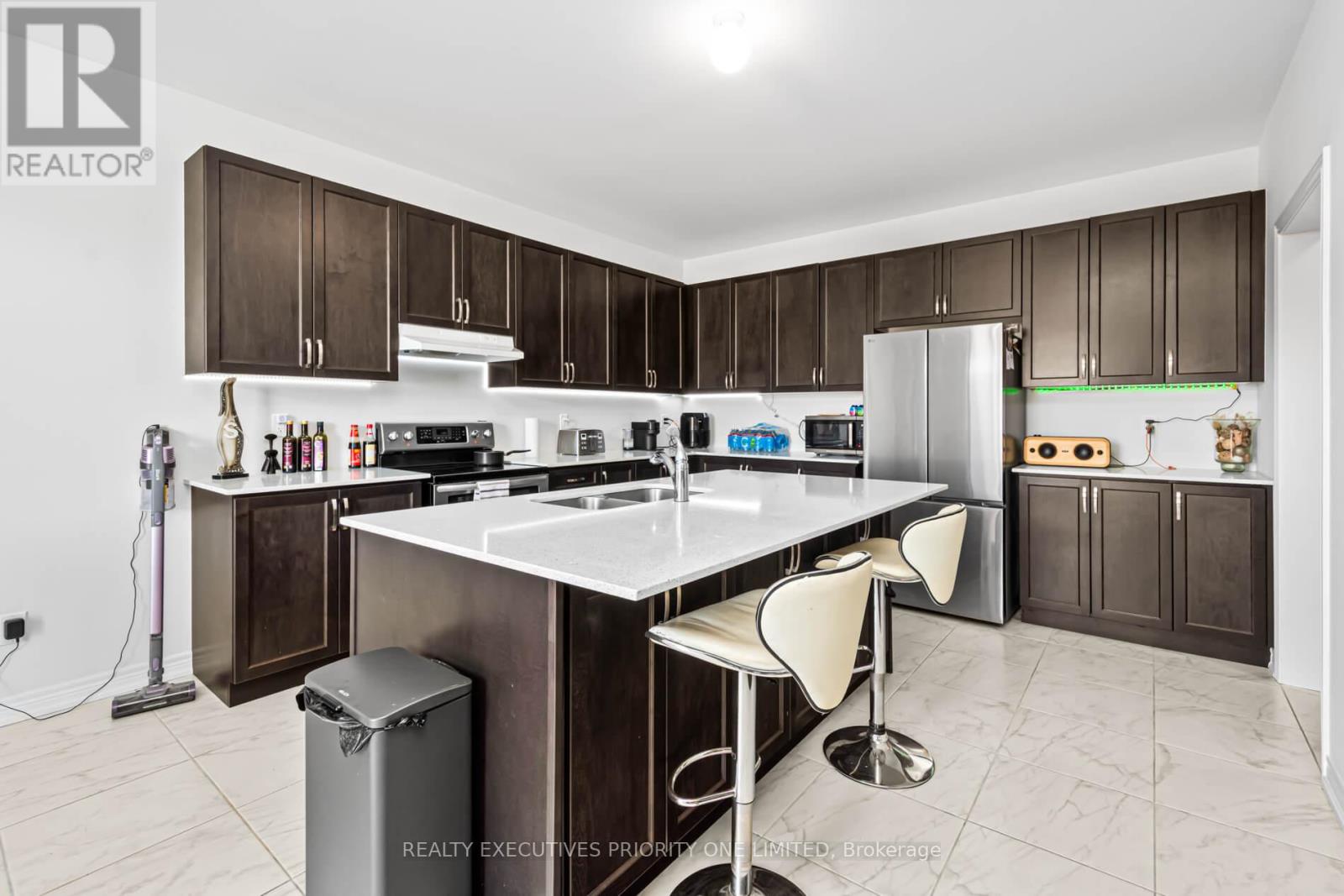 30 Sam Battaglia Crescent, Georgina, Ontario  L0E 1R0 - Photo 8 - N12895482