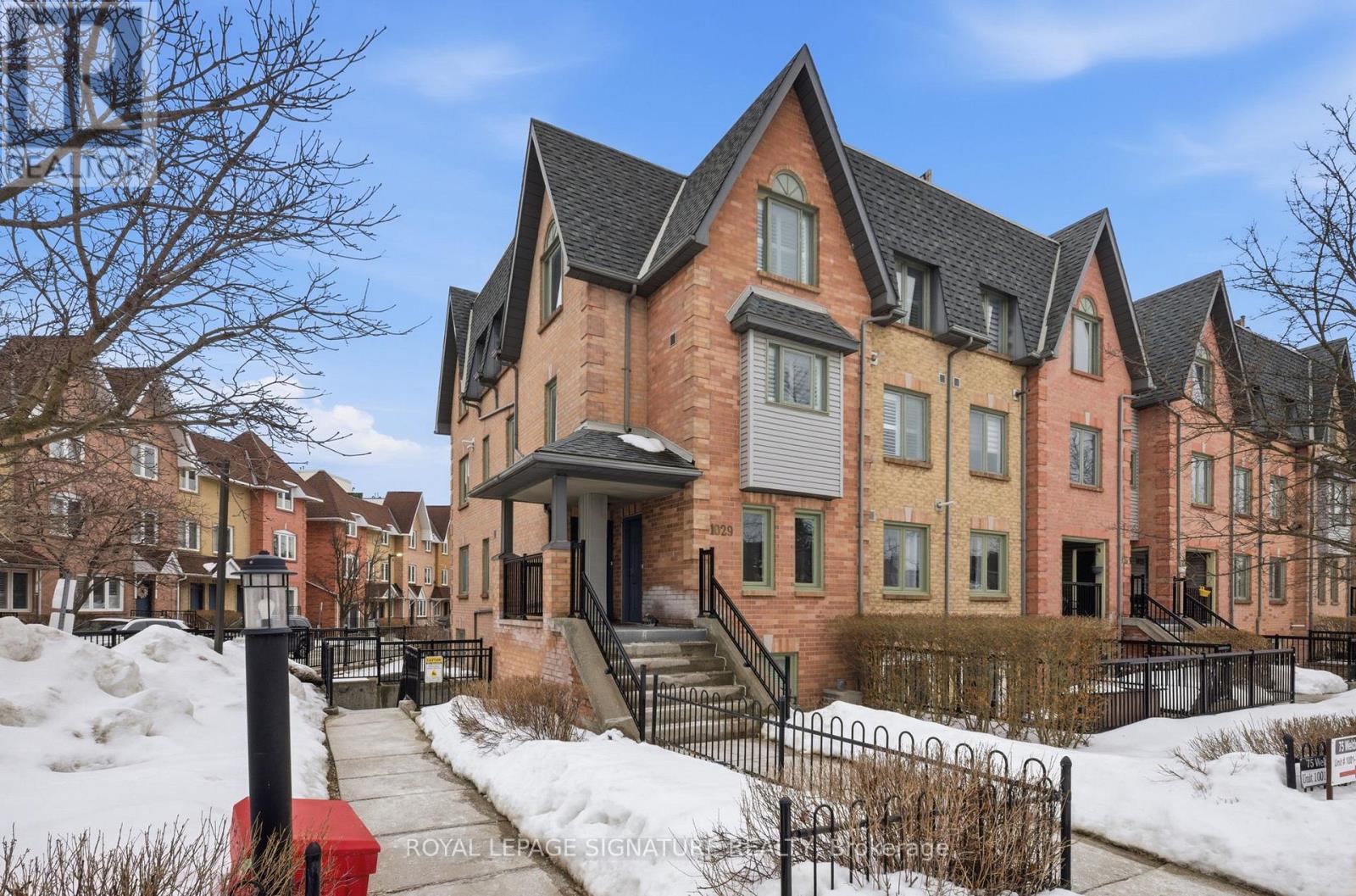 1029 - 75 Weldrick Road E, Richmond Hill, Ontario  L4C 0H9 - Photo 3 - N12895488