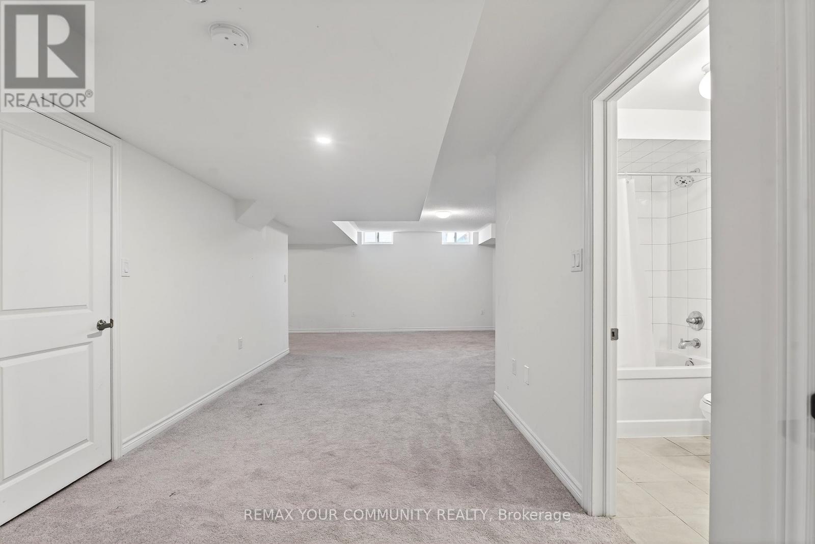 5 Valleo Street, Georgina (Keswick North), Ontario  L4P 0J8 - Photo 37 - N12893354