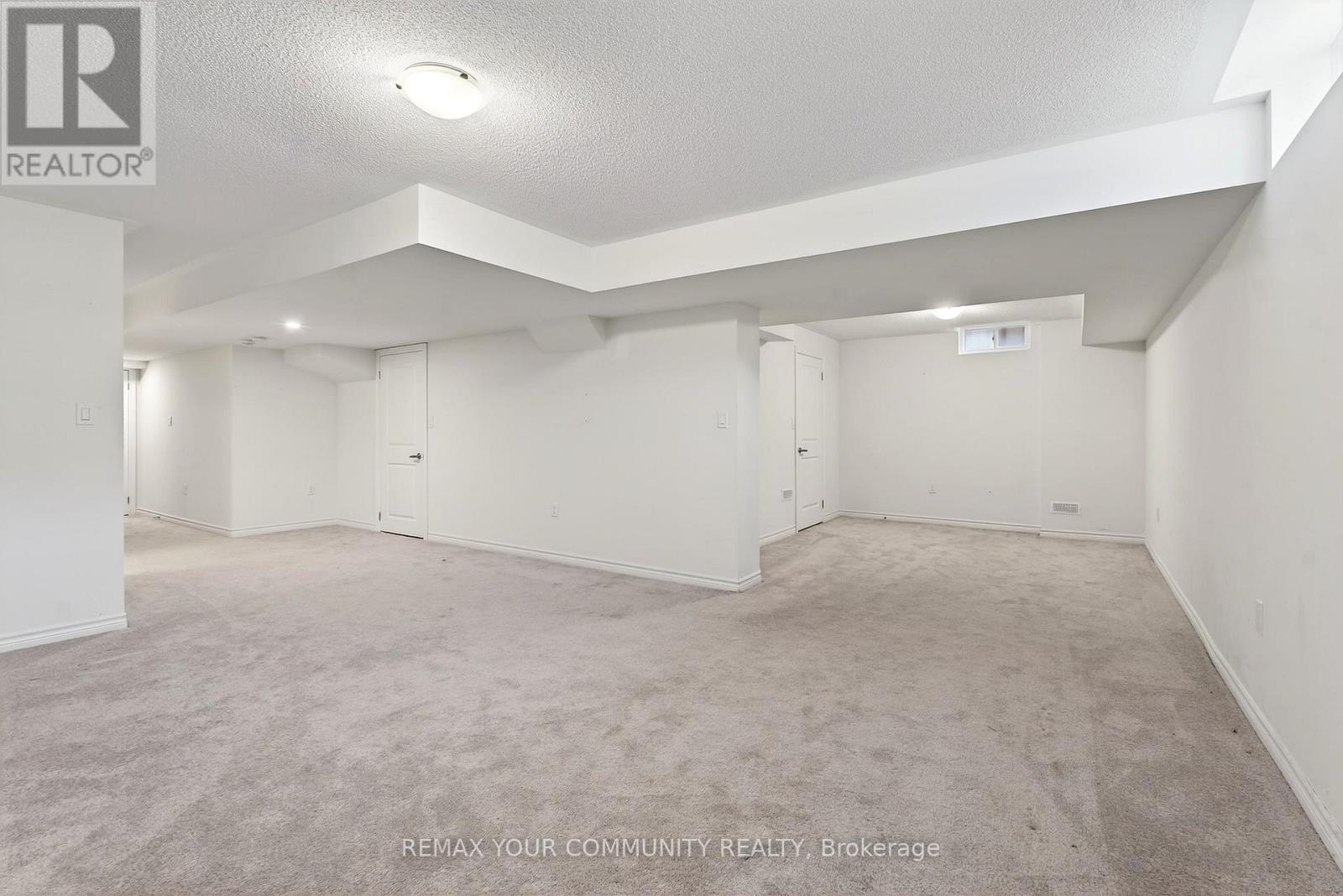 5 Valleo Street, Georgina (Keswick North), Ontario  L4P 0J8 - Photo 38 - N12893354