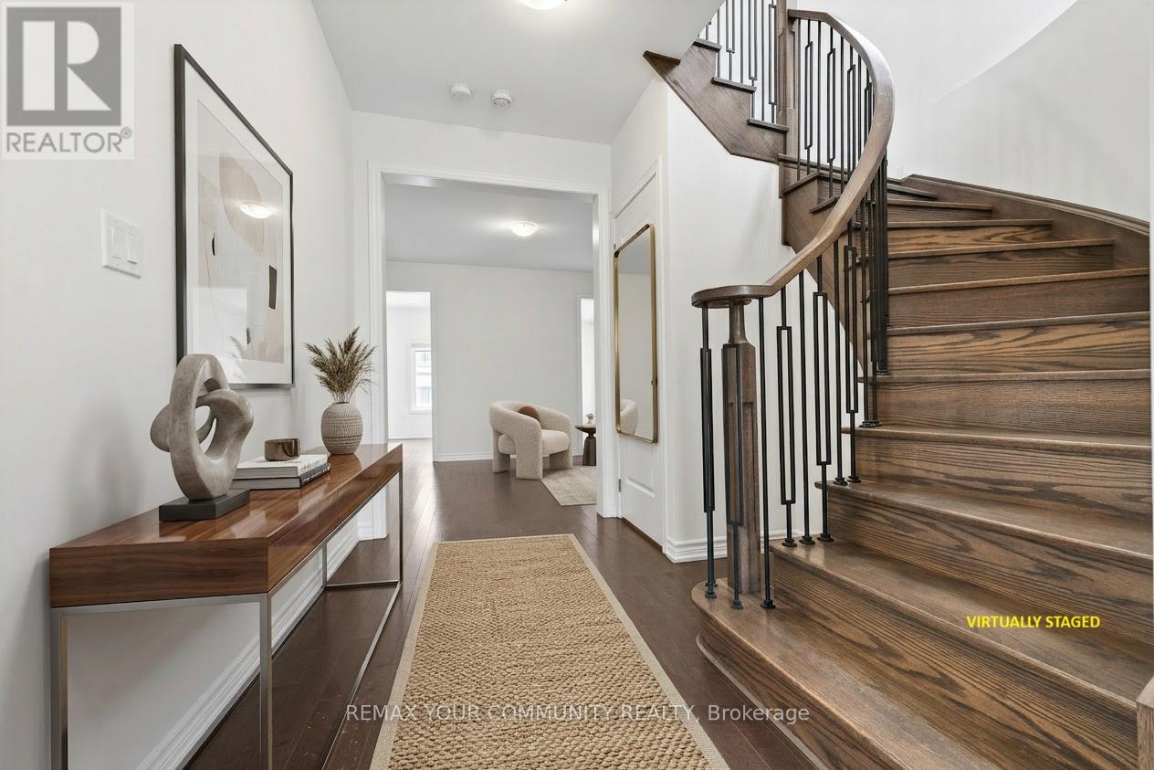 5 Valleo Street, Georgina (Keswick North), Ontario  L4P 0J8 - Photo 4 - N12893354