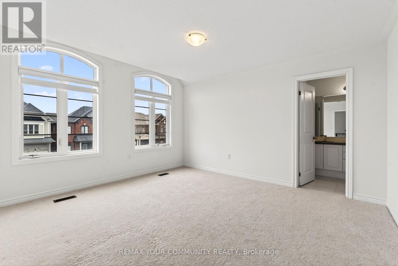 5 Valleo Street, Georgina (Keswick North), Ontario  L4P 0J8 - Photo 19 - N12893354