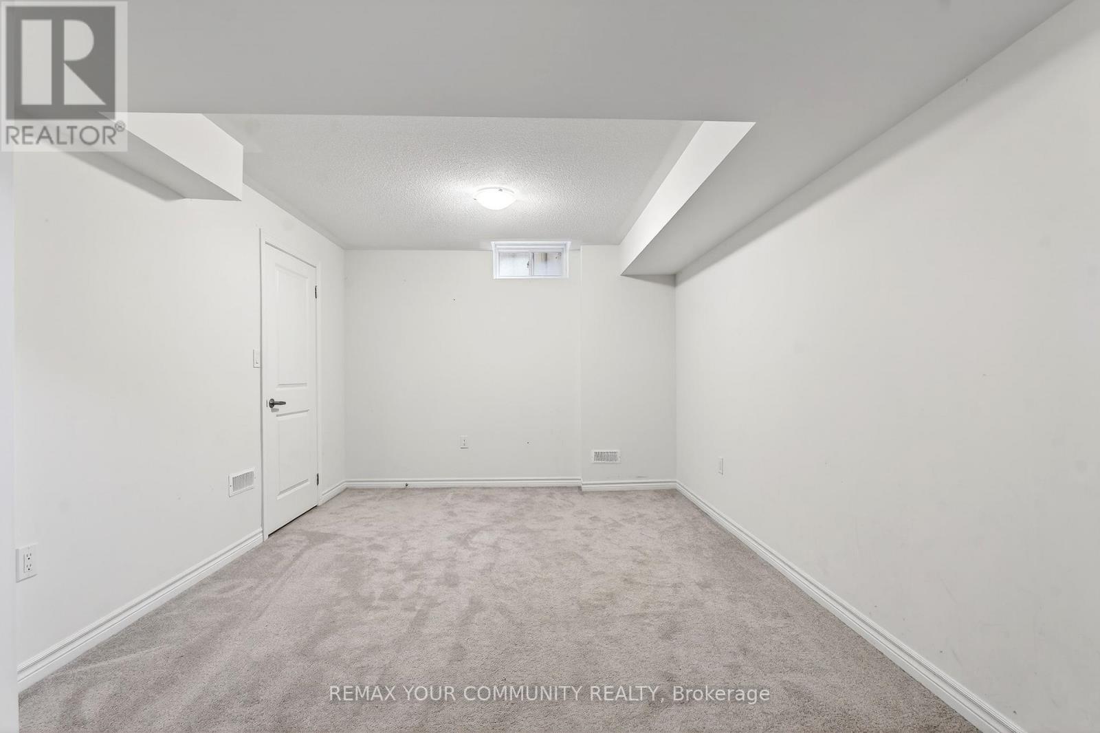 5 Valleo Street, Georgina (Keswick North), Ontario  L4P 0J8 - Photo 40 - N12893354